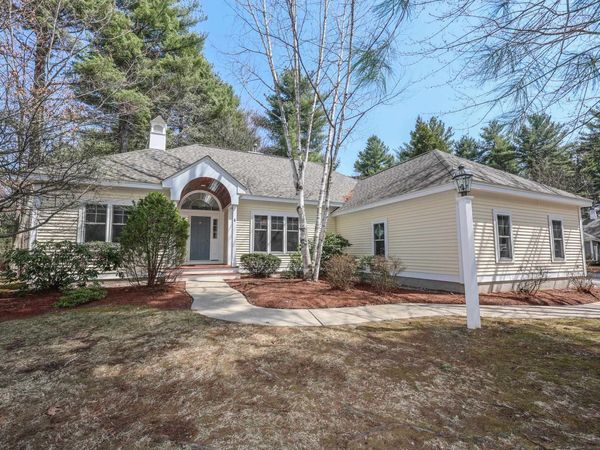 8 Heron Cove Drive, Merrimack, NH 03054