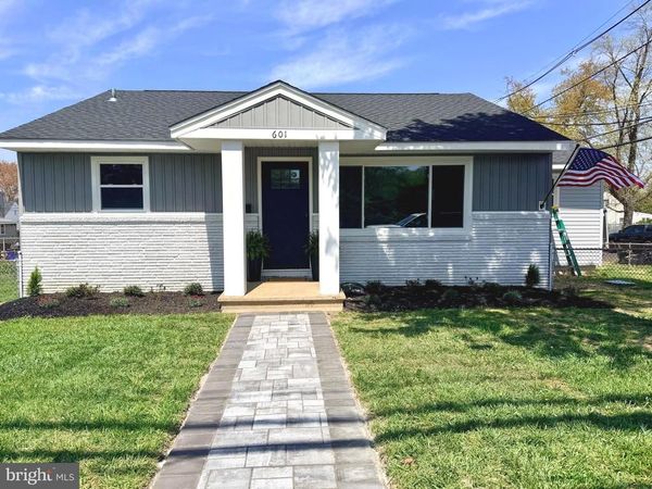 601 W EVESHAM AVENUE, MAGNOLIA, NJ 08049