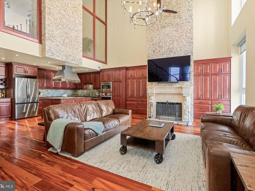 802 10 Locust Street , Unit 201, Philadelphia, PA 19107 Main Photo