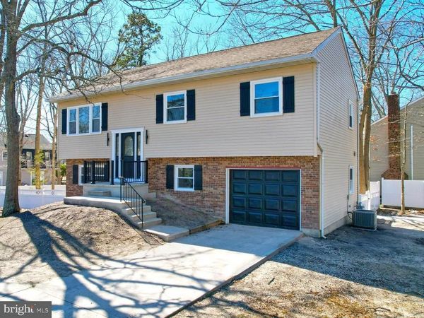 15 WAYNE DRIVE, SOMERS POINT, NJ 08244