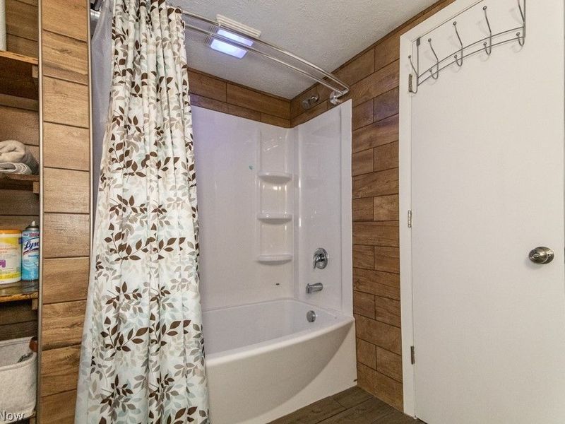 652 Saint Lawrence Boulevard, Eastlake, OH 44095 Photo 32