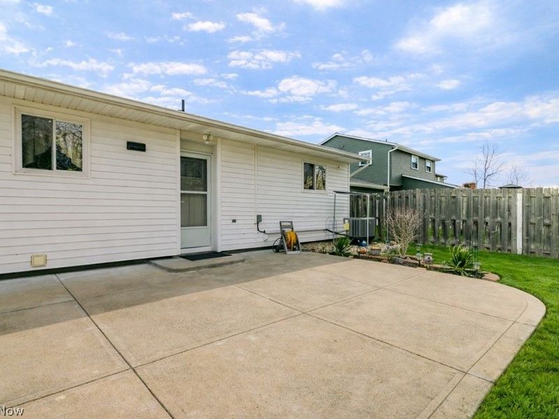 652 Saint Lawrence Boulevard, Eastlake, OH 44095 Photo 34