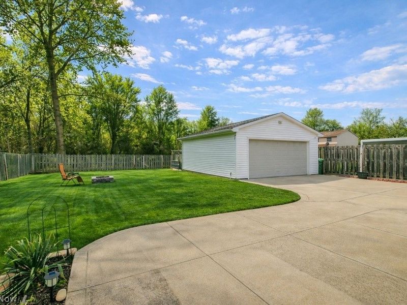 652 Saint Lawrence Boulevard, Eastlake, OH 44095 Photo 36