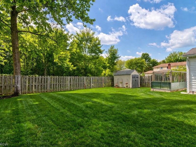 652 Saint Lawrence Boulevard, Eastlake, OH 44095 Photo 5