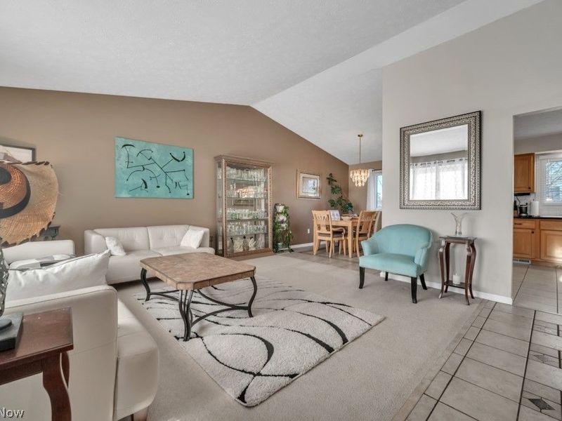 89 Wellsley Place, Brunswick, OH 44212 Photo 2