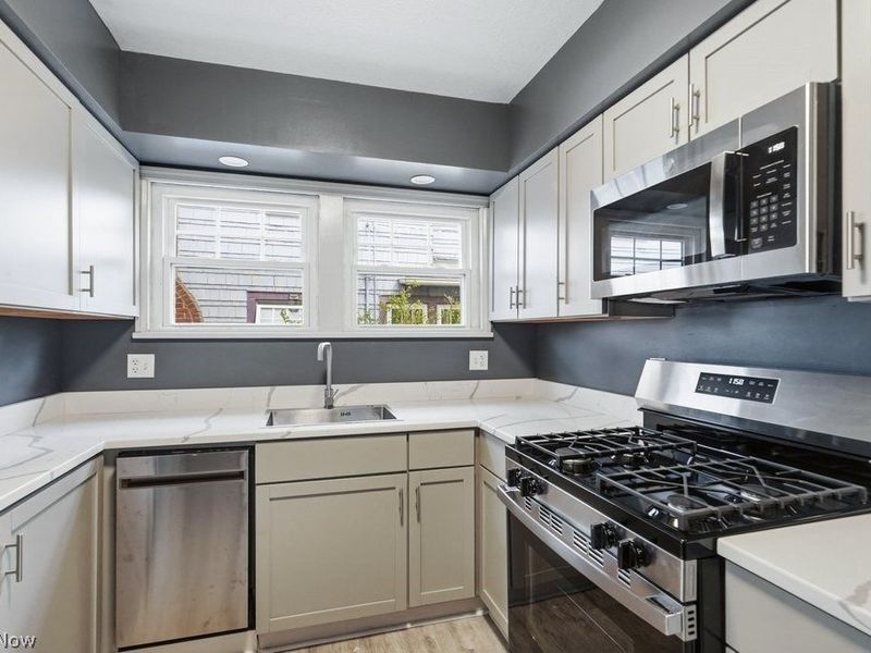 2209 Lamberton Road, Cleveland Heights, OH 44118 Photo 12