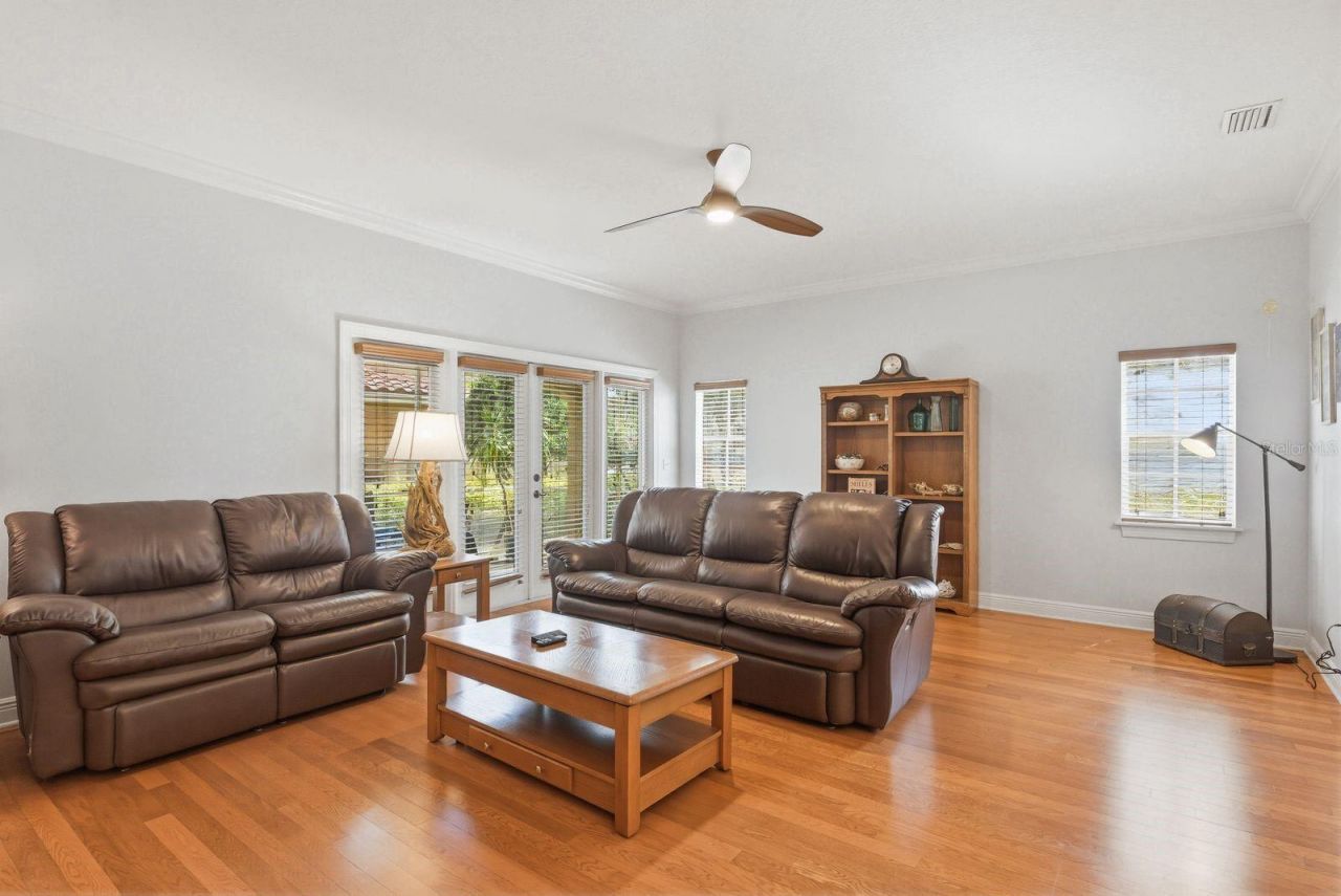 208 Valencia Circle, Saint Petersburg, FL 33716 Photo