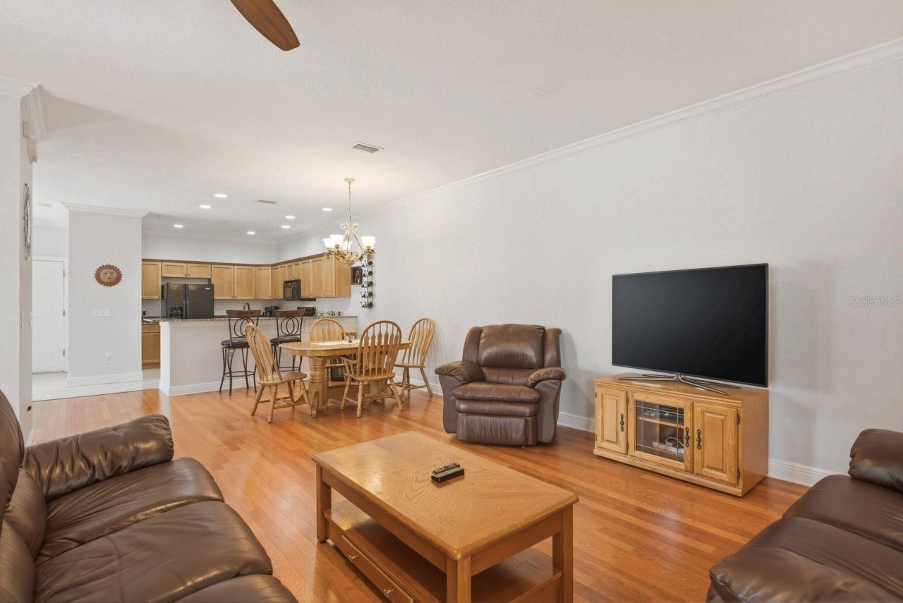 208 Valencia Circle, Saint Petersburg, FL 33716 Photo