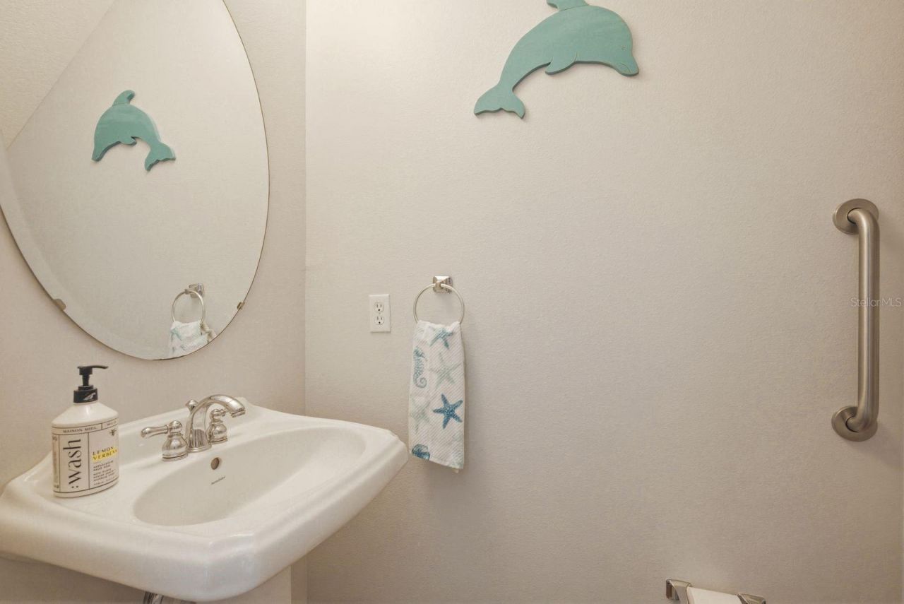 208 Valencia Circle, Saint Petersburg, FL 33716 Photo