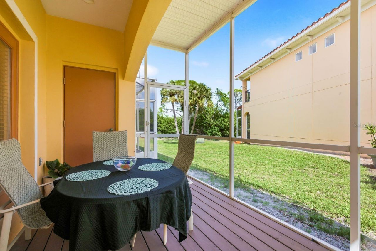 208 Valencia Circle, Saint Petersburg, FL 33716 Photo