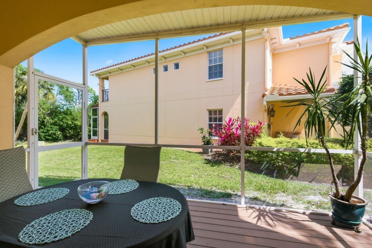 208 Valencia Circle, Saint Petersburg, FL 33716 Photo