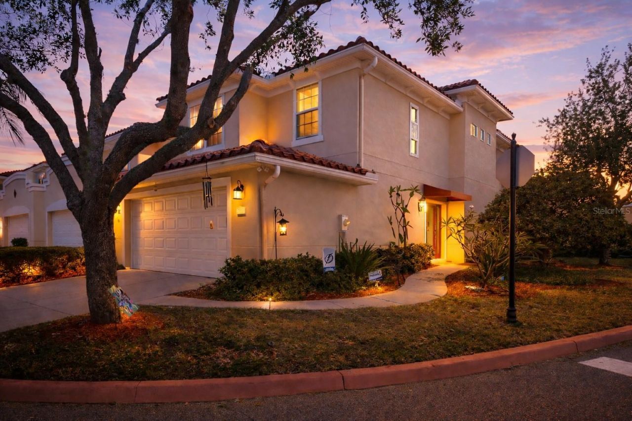 208 Valencia Circle, Saint Petersburg, FL 33716 Photo