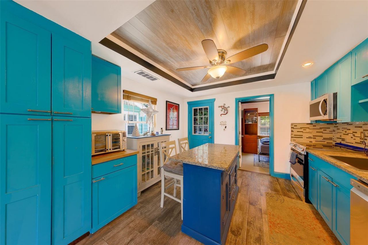 636 37th Avenue S, Saint Petersburg, FL 33705 Photo