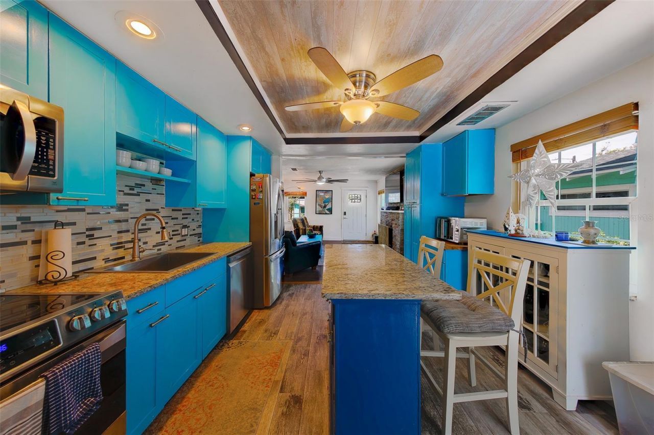 636 37th Avenue S, Saint Petersburg, FL 33705 Photo