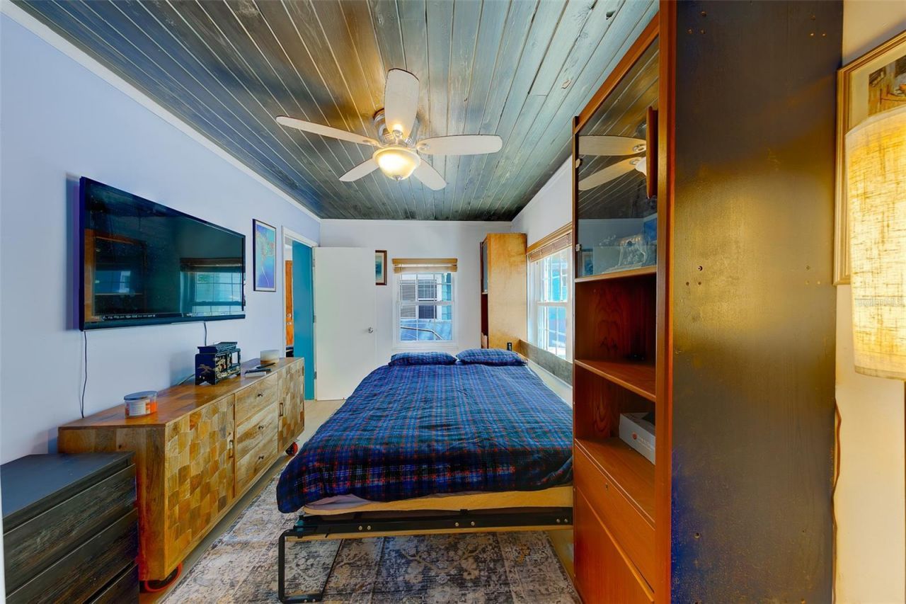 636 37th Avenue S, Saint Petersburg, FL 33705 Photo