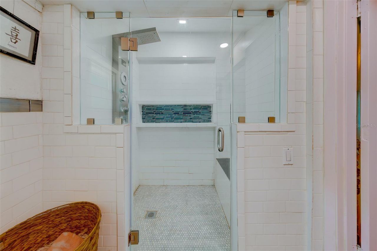 636 37th Avenue S, Saint Petersburg, FL 33705 Photo