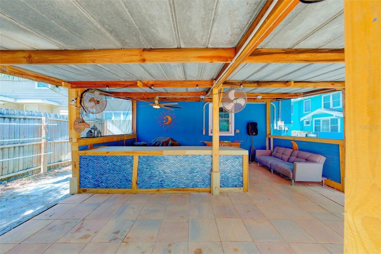 636 37th Avenue S, Saint Petersburg, FL 33705 Photo