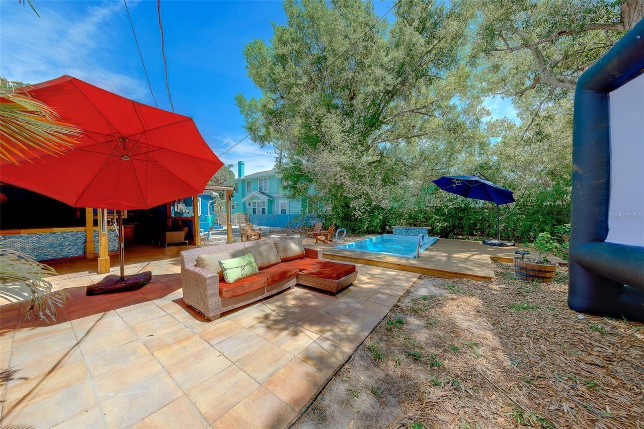 636 37th Avenue S, Saint Petersburg, FL 33705 Photo