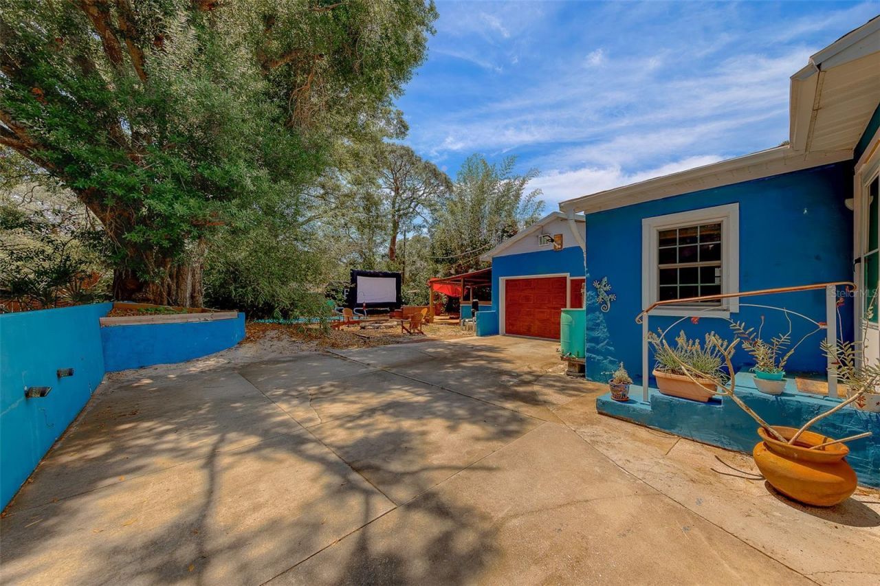 636 37th Avenue S, Saint Petersburg, FL 33705 Photo