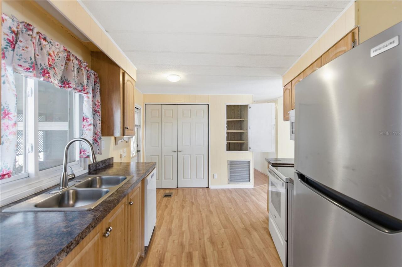 808 53rd Avenue E, Unit 246, Bradenton, FL 34203 Photo