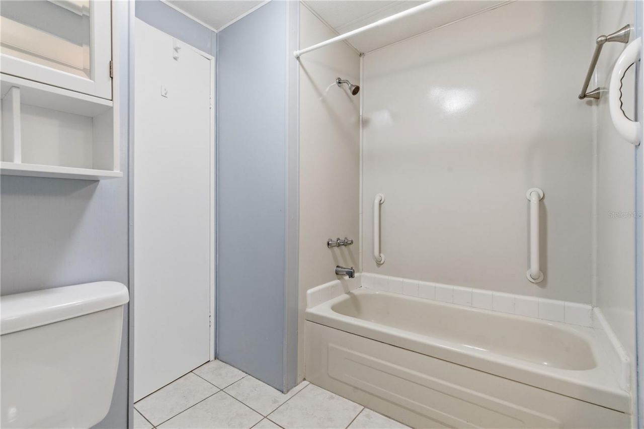 808 53rd Avenue E, Unit 246, Bradenton, FL 34203 Photo