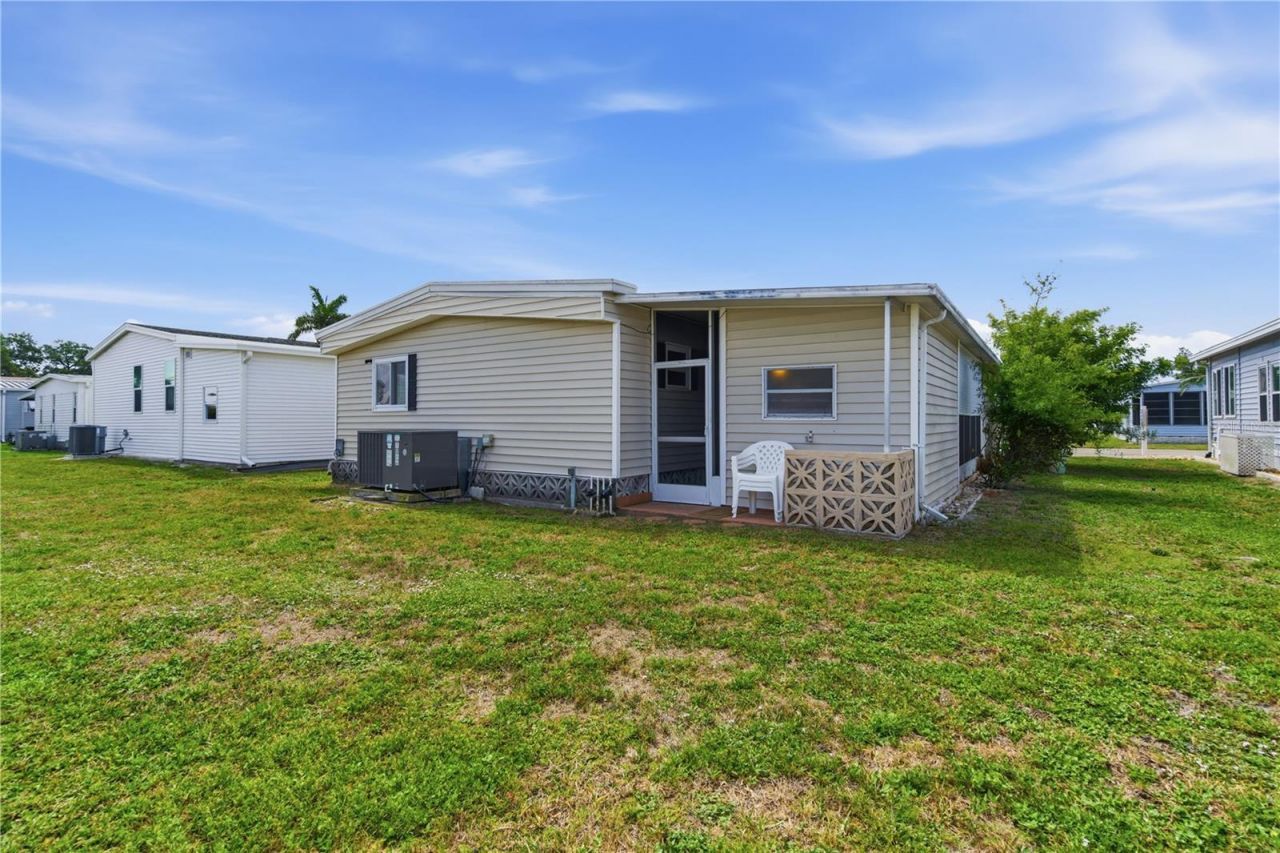 808 53rd Avenue E, Unit 246, Bradenton, FL 34203 Photo