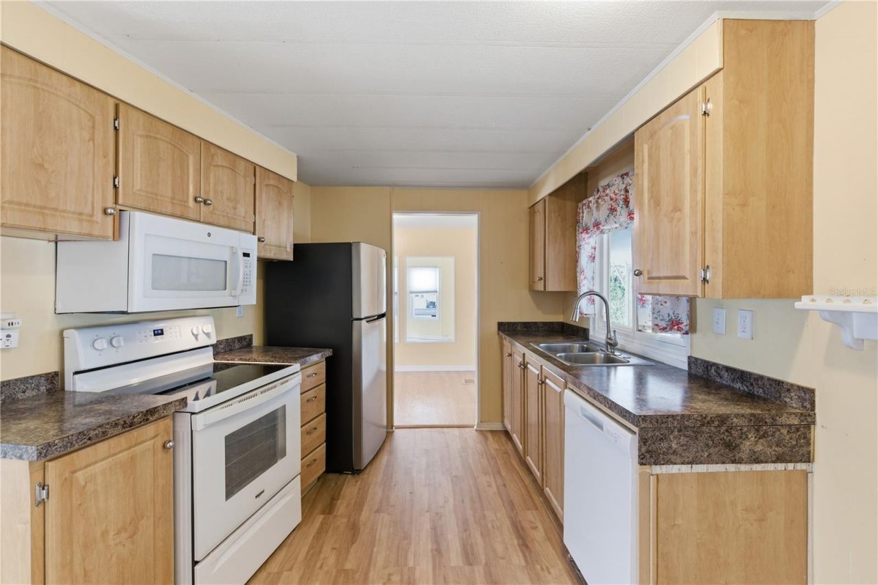 808 53rd Avenue E, Unit 246, Bradenton, FL 34203 Photo