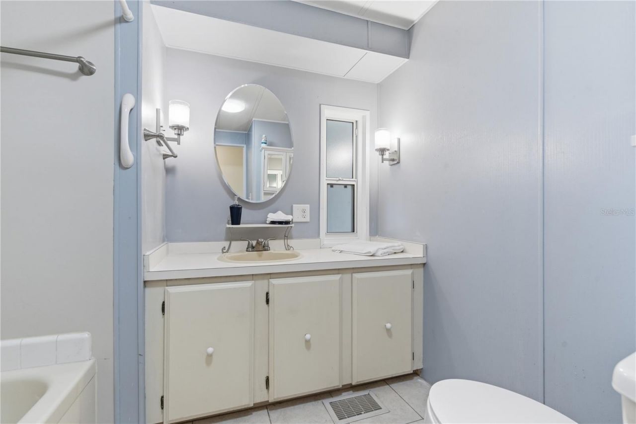 808 53rd Avenue E, Unit 246, Bradenton, FL 34203 Photo