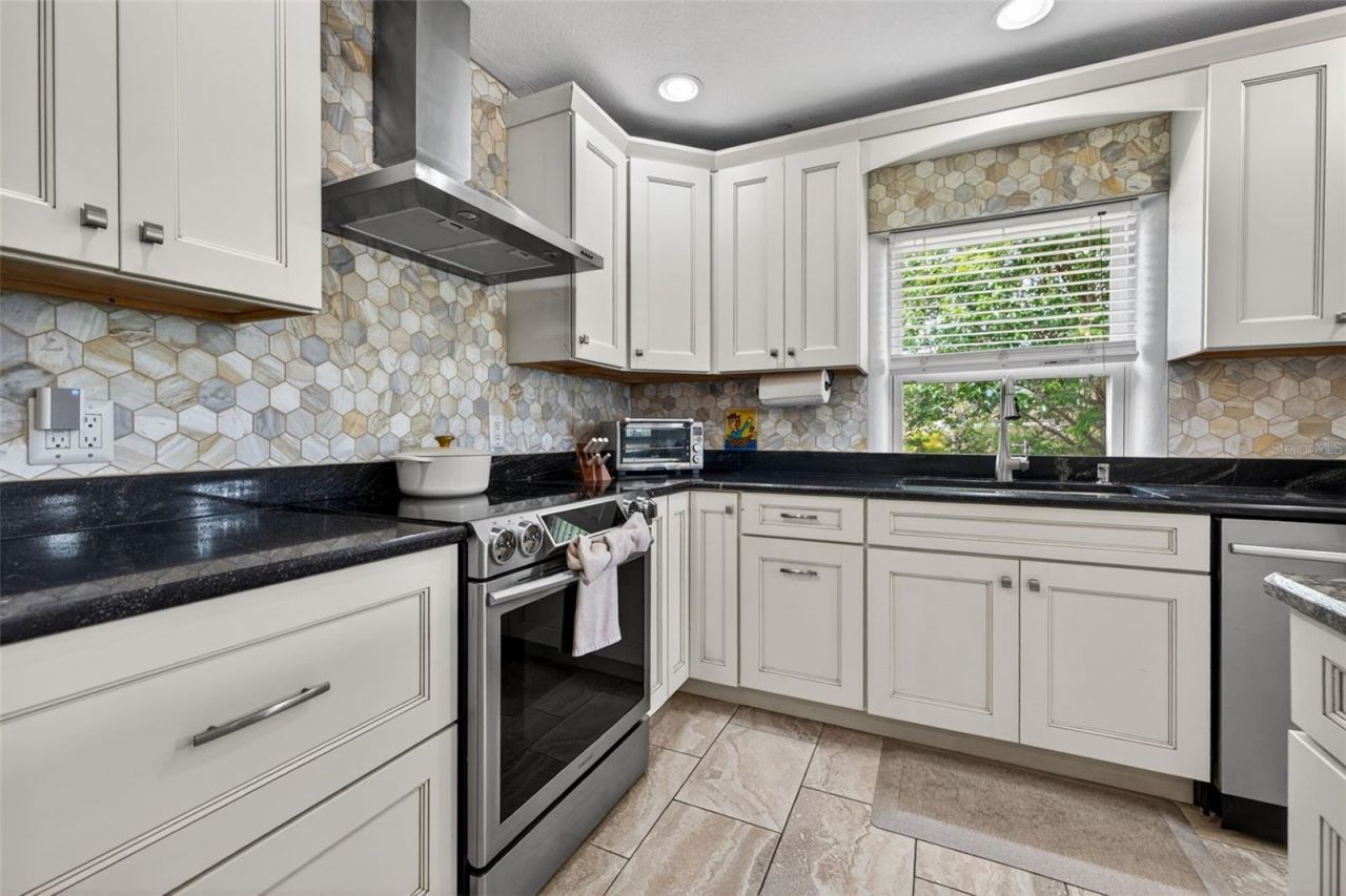 3318 N Ridge Avenue, Tampa, FL 33603 Photo