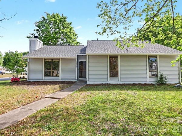 11222 Treebark Drive, Pineville, NC 28134