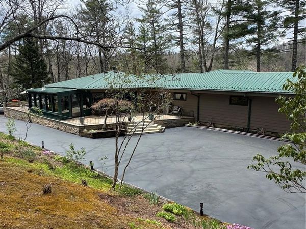 12 Laurelwood Lane , Newland, NC 28657