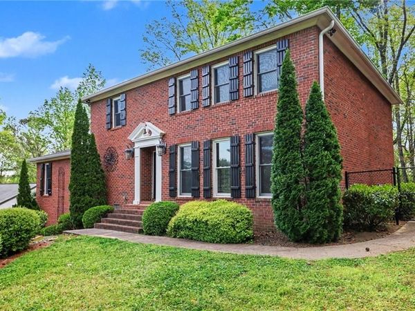 205 Marsh Glen Point, Atlanta, GA 30328