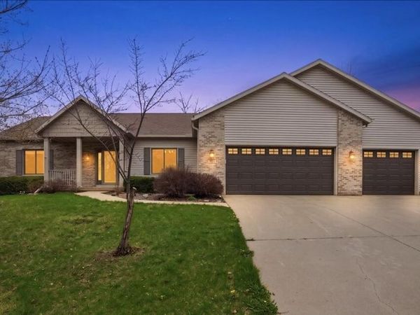 2368 Stonehaven DRIVE, Sun Prairie, WI 53590