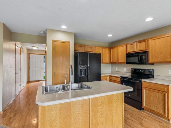 9483 Red Sunset Drive, West Des Moines, IA 50266