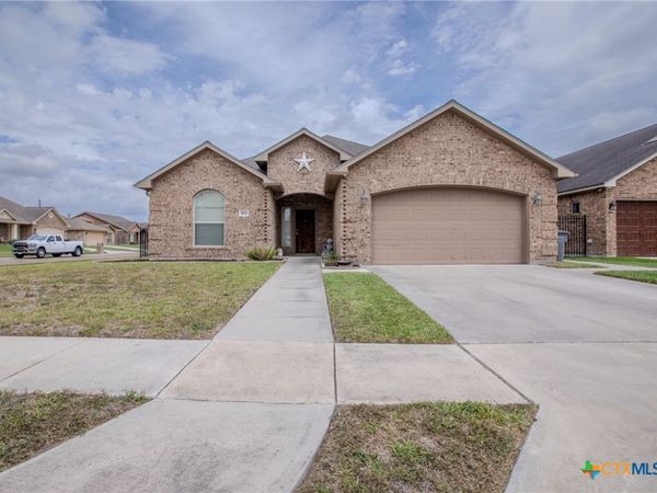 102 Luke Court , Victoria, TX 77904