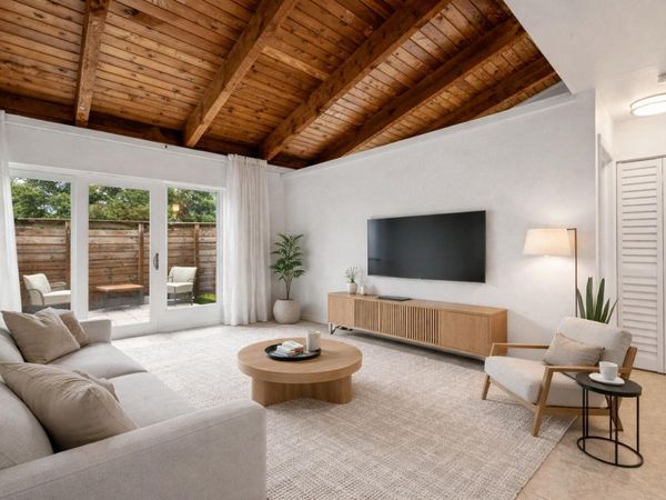 410 SE 13th Street, Unit 4, Fort Lauderdale, FL 33316