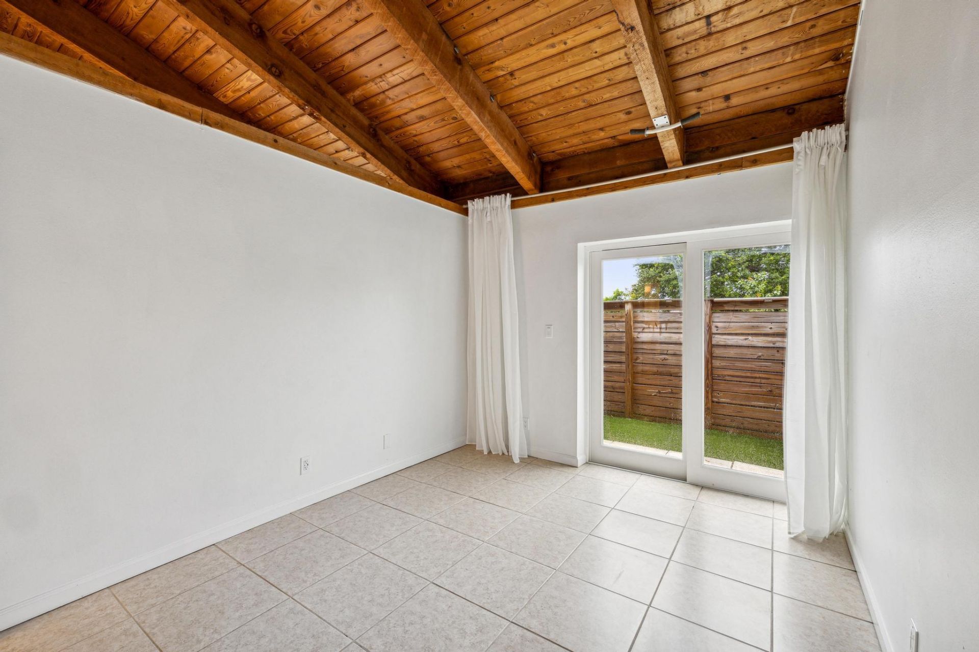 410 SE 13th Street, Unit 4, Fort Lauderdale, FL 33316 Photo