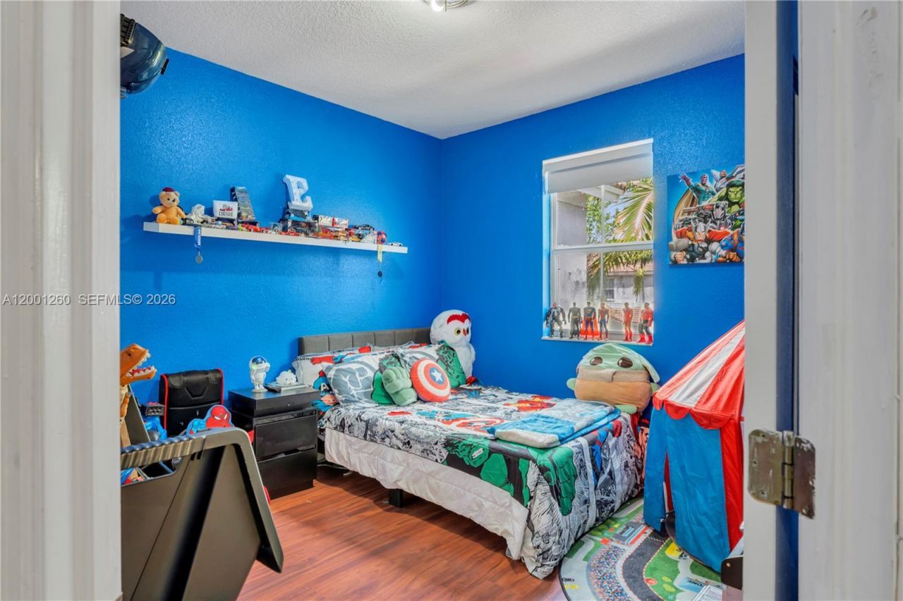 1024 NE 208th St, Miami, FL 33179 Photo