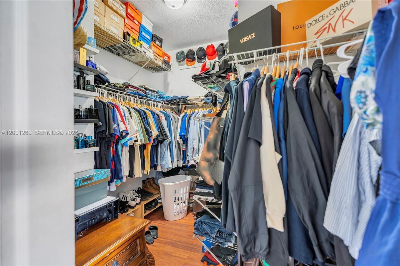 1024 NE 208th St, Miami, FL 33179 Photo