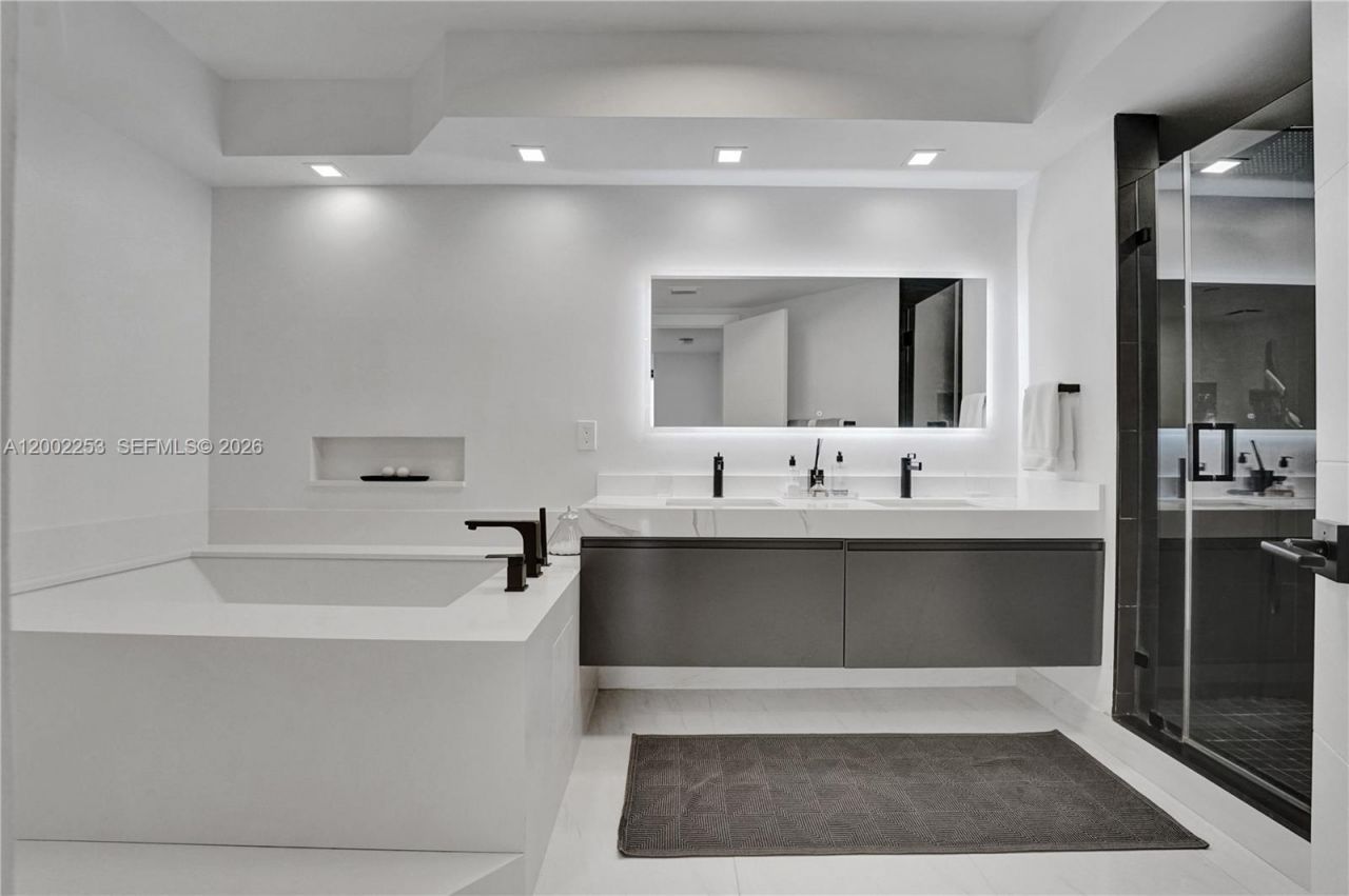 20281 E Country Club Dr, Unit 1503, Aventura, FL 33180 Photo