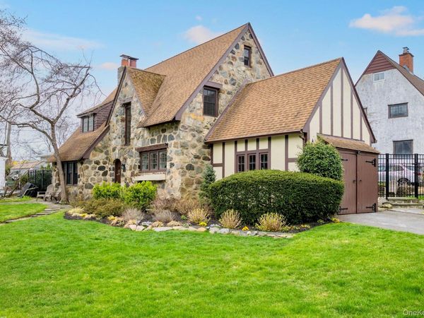 101 Long Drive , Hempstead, NY 11550