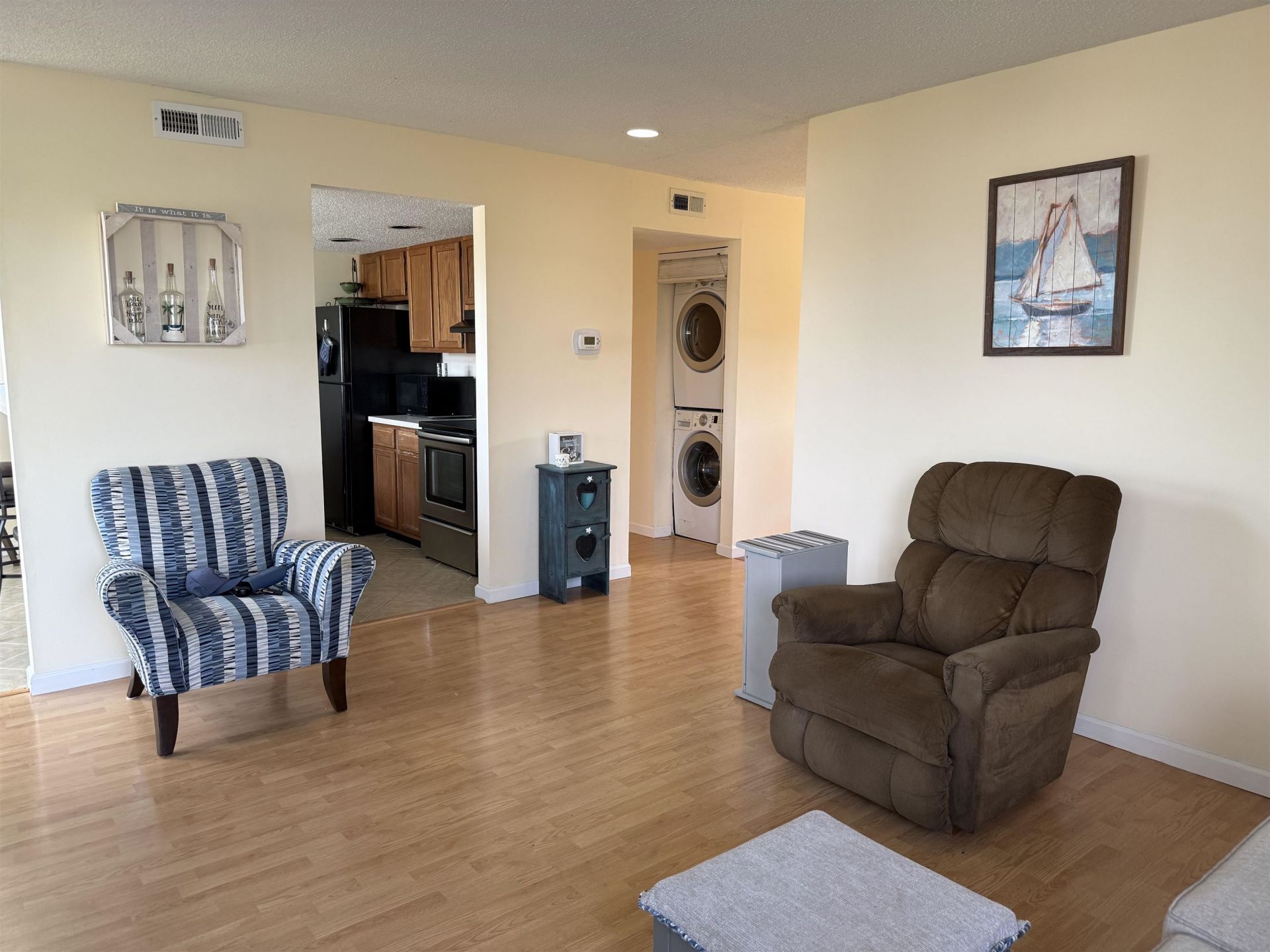 1025 Plantation Dr.  Photo 4