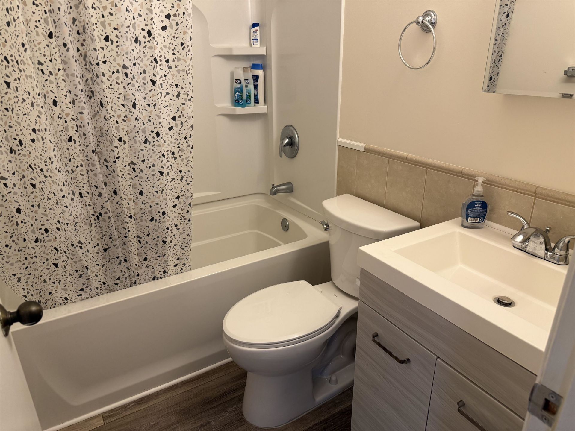 1025 Plantation Dr.  Photo 9