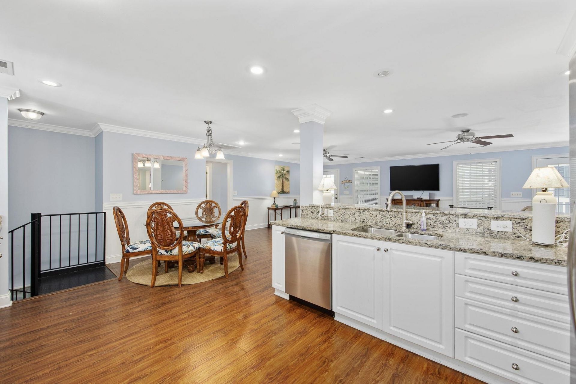 1114 S Dogwood Dr.  Photo 6