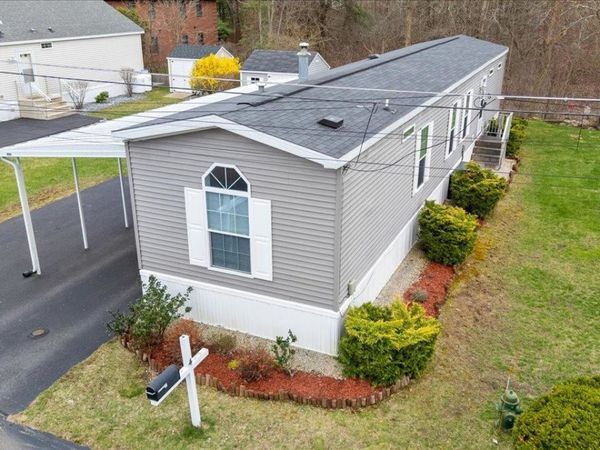4 Trailerhome Drive, Salem, NH 03079