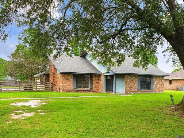 40162 Ronda Ave, Prairieville, LA 70769
