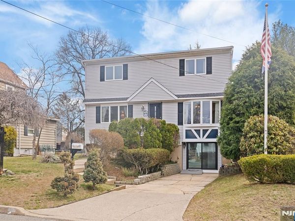 121 Pine Avenue, NEW MILFORD, NJ 07646