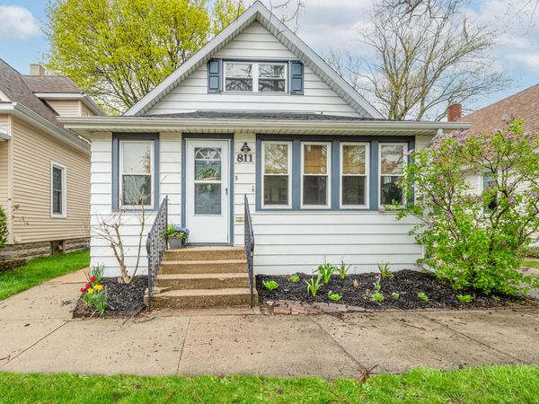 811 Michigan Avenue, St. Joseph, MI 49085