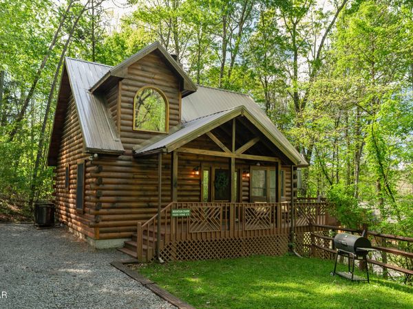 1020 Vine Court, Sevierville, TN 37876