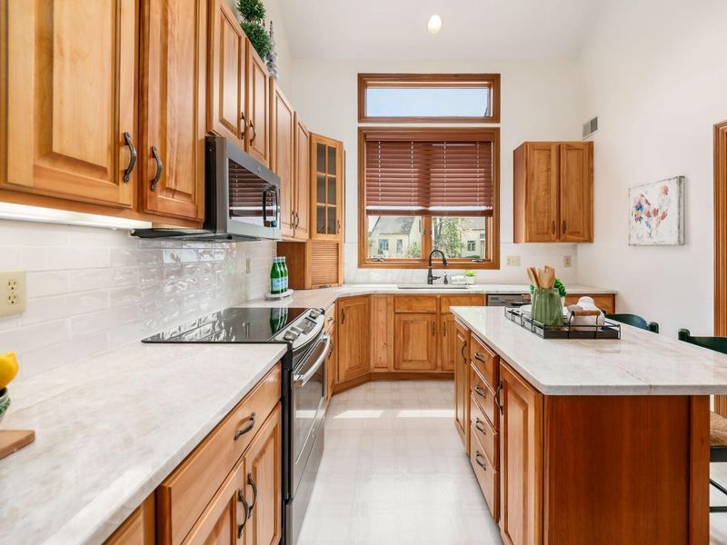 582 Westbury Woods Court, Westerville, OH 43081 Photo 5